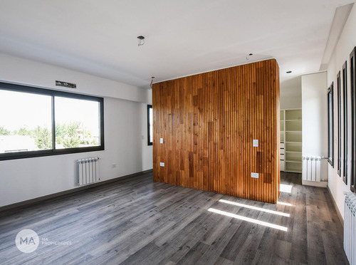 Casa 3 Dormitorios, Jardín, Piscina - Puerto Roldán Barrio Cerrado - Roldán | Venta