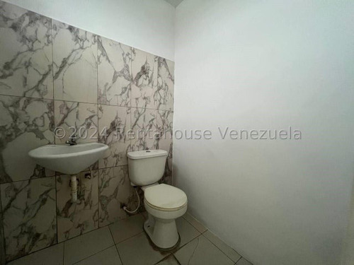 25-4710 Rahdeleste Vende Local Comercial Una Excelente Oportunidad De Inversión En Zona De Crecimiento En Cabudare, 25-4710 Av Intercomunal Muy Cercano A Mundo Traki En Centro Comercial Con Seguridad