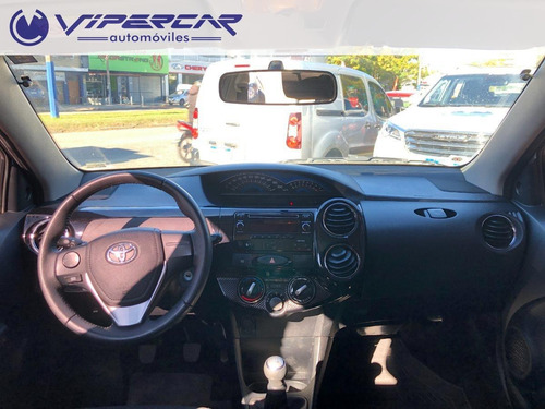 Toyota Etios U$s 2500 Y Cuotas En Pesos 1.5 2015 Impecable!
