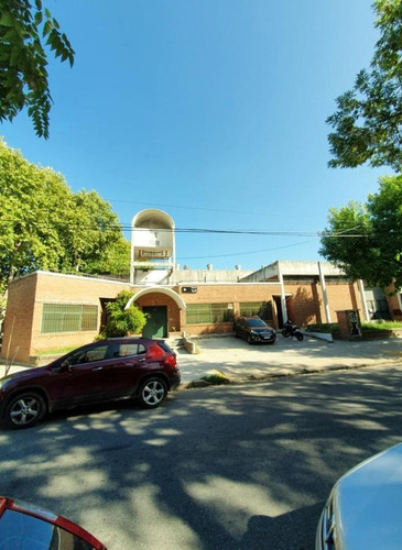 Imagen 2 de 17 de Excelente Inmueble Industrial / Deposito Con Oficinas - Chacarita - E2