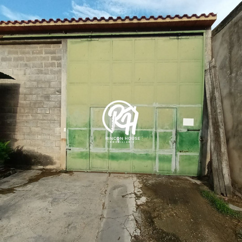 Terreno En Venta En El Barrio Lourdes, Maracay