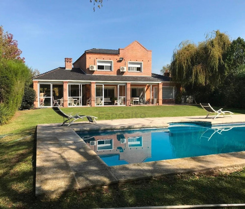 Venta Casa En - Abril Club De Campo -