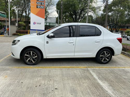 Renault Logan 1.6 At