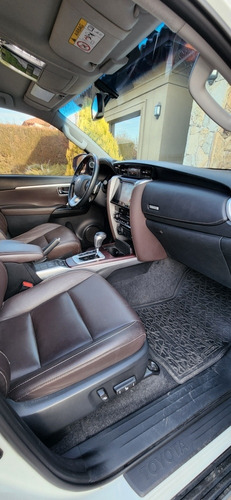Imagen 5 de 17 de Toyota Sw4 2019 2.8 Srx 177cv 4x4 7as At