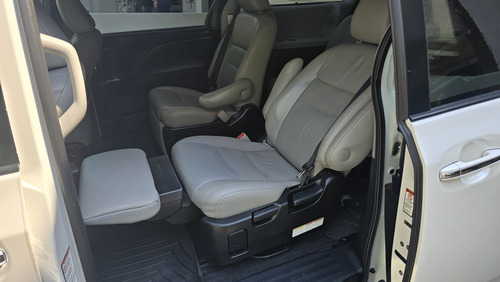 Toyota Sienna 3.5 Limited V6 At