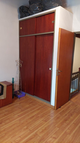 Imagen 11 de 16 de Duplex 3 Ambientes. Con Cochera Y Patio Con Parrilla. Se Escuchan Ofertas. Muy Buena Ubicación