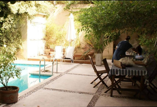 Imagen 7 de 12 de Uriarte Al 1900 Entre Nicaragua Y Soler, Palermo. Casa De 3 Plantas. 5 Ambientes. 4 Dormitorios, 2 En Suite. Superficie 170 M2. Pileta En La Parte Trasera De La Casa. 2 Cocheras. Dependencias