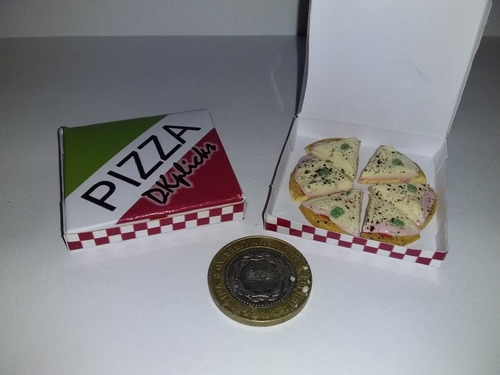 Comida En Miniatura. Vajilla, Pollo, Asado, Pizza Y Tartas.