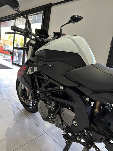 Imagen 7 de 17 de Benelli Tnt 600i