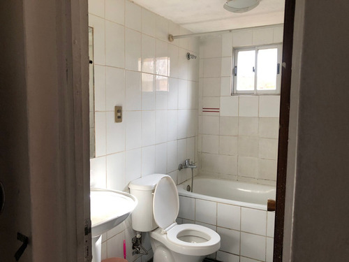 Excelente Casa De Dos Pisos En Comuna De La Cisterna!!!