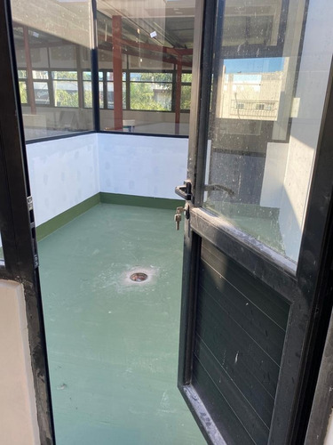 Imagen 4 de 12 de Espacio En 1 Piso Ituzaingo Centro