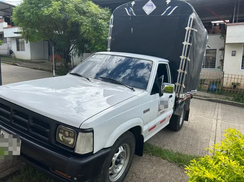 Mazda B2200 2.2 B2200