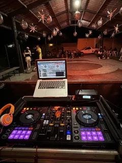 Controlador Dj Pioneer Ddj-800 Con Case Uso Rudo