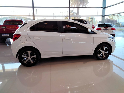 Imagen 7 de 11 de Chevrolet Onix 1.4 Ltz 2017