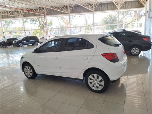 Chevrolet Onix 1.4 MPFI LT 8V FLEX 4P MANUAL
