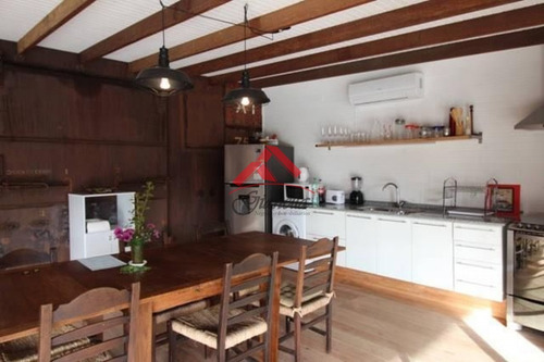Venta De Casa En Punta Piedras, Manantiales.- Ref: 1631