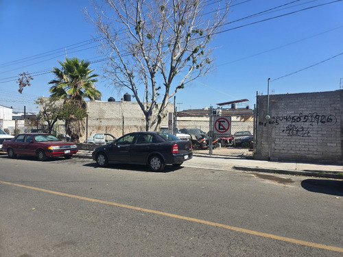 Terreno Comercial En Avenida Importante Col. Casa Blanca Con 36 Ml Sobre Calle Graciano Sánchez