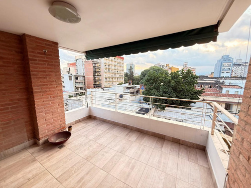 Departamento De Categoría De 3 Dormitorios + Dependencia Y Cochera En Las Heras Al 300, Barrio Sur