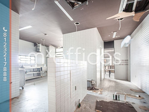 Renta De Local Comerciales De 303.78 M2 Al Poniente De San Pedro