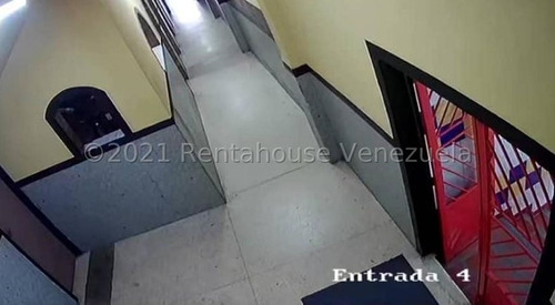Imagen 2 de 15 de En Venta Edificio De Tres Niveles - Parroquia Santa Rosalia