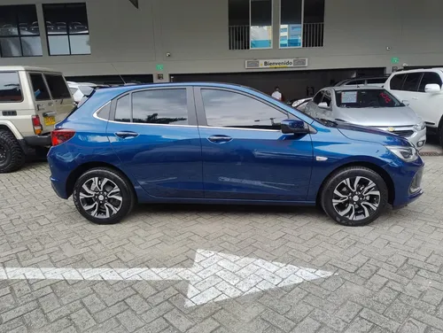 Chevrolet Onix 1.0T Premier Hatch At