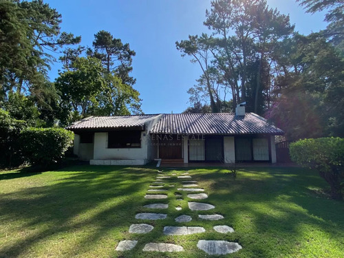 Casa En Venta, Mansa, Punta Del Este, 3 Dormitorios.