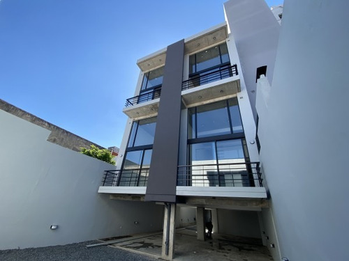 Depto. 3 Amb. C/cochera - 102,7m2 Totales