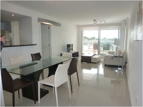 Imagen 4 de 30 de Apartamento En Alquiler, Brava, 3 Dormitorios , Punta Del Este