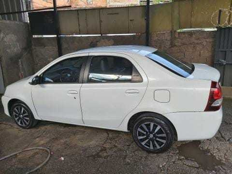 Toyota Etios 2016 1.5 16v Platinum 5p