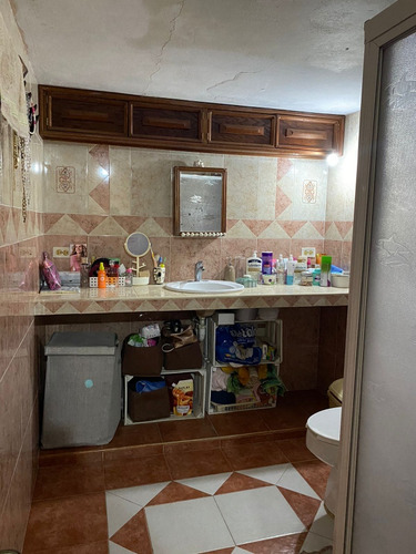 Casa Con Terreno Amplio De 15x25 Mts Y Con Terraza Trasera
