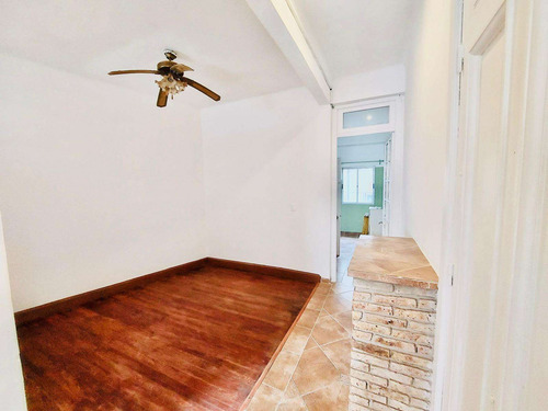 Apartamento En Venta, 2 Dormitorios, En Centro.