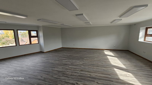 Arriendo Edificio Nuevo De 3 Pisos 290.77 M2