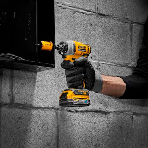 Taladro 1/2 + Atornillador Impacto 1/4 20v + Set 18 Dewalt Color Amarillo