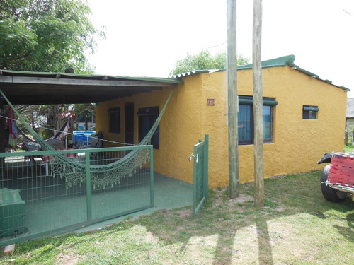 Vendo Casa En Barra De Valizas, Rocha, 3 Dormitorios, Parrillero Y Garage
