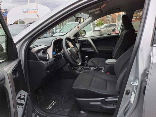 Imagen 6 de 13 de Toyota Rav4 2.0 Advantage Lujo Mt