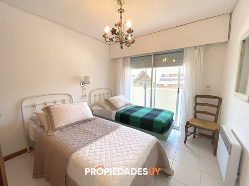 Excelente Precio, Dpto. En Primera Linea De Playa Brava - 3 Dorm. + Dependencia