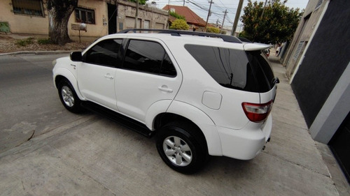 Imagen 5 de 15 de Toyota Sw4 3.0 Srv 4x4 7 Pax 2010 Impecable, Nueva !!!!