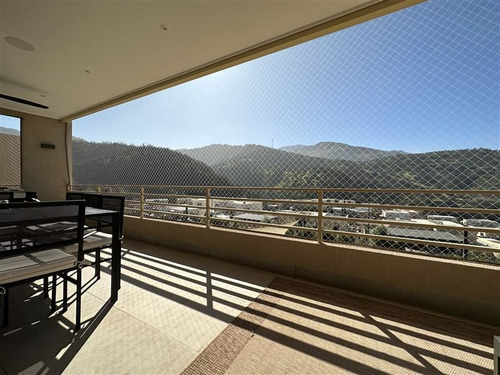 Casa En Venta 4 Dormitorios Como Nueva En Lo Barnechea