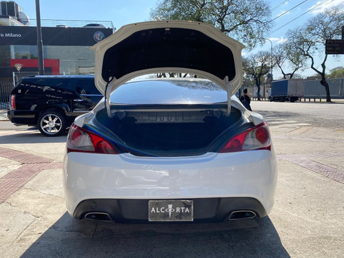 Hyundai Genesis 2.0 Coupe T 2011