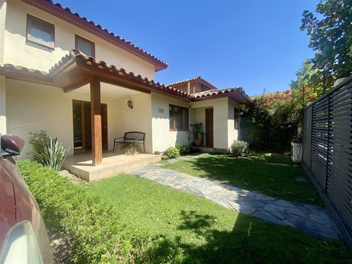 Oferta! Casa En El Carmen De Huechuraba 6d Más Serv.