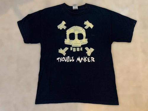 Playera Con Logotipo (Usado)