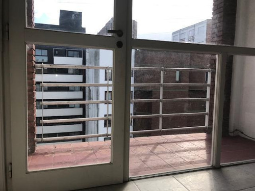 Imagen 4 de 11 de Departamento En Alquiler 2 Amb De 75 Mts2 Sin Cochera - Plaza Mitre