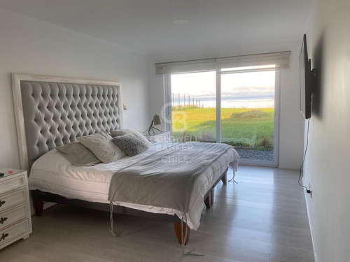 Venta De Casa/frente Al Lago.