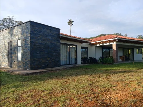 Casa Amoblada En Arriendo En El Retiro