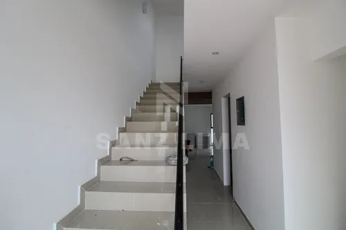 Puntarena Residencial: Casa Única Con Amplios Espacios Y Luz Natural.