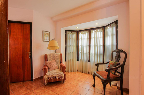 Venta De Casa 5 Ambientes Con Piscina En Haedo Sur
