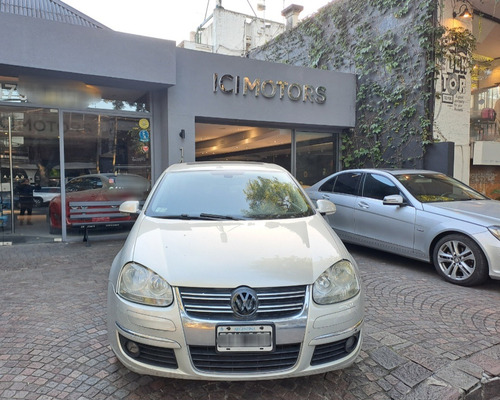 Volkswagen Vento 2.5 Luxury Tiptronic 170cv