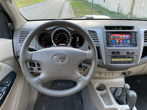 Toyota Hilux SW4 3.0 Srv Cuero At