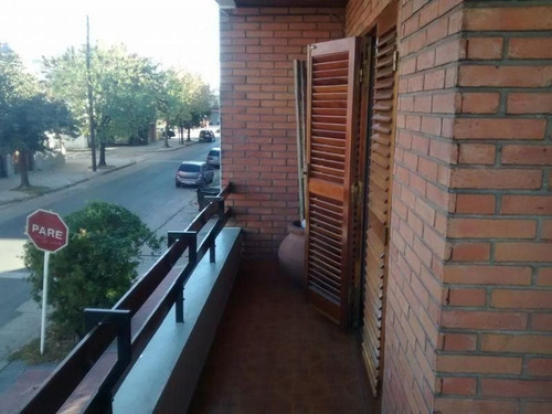 Imagen 15 de 17 de Excelente Casa 5 Amb ¡ Terraza Con Deck Y Piscina !