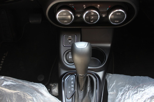 Imagem 9 de 15 de Fiat Toro Fredom 1.8 Automático 2019